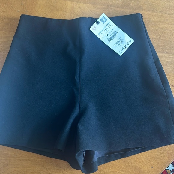 Zara black high waisted shorts - Picture 1 of 6